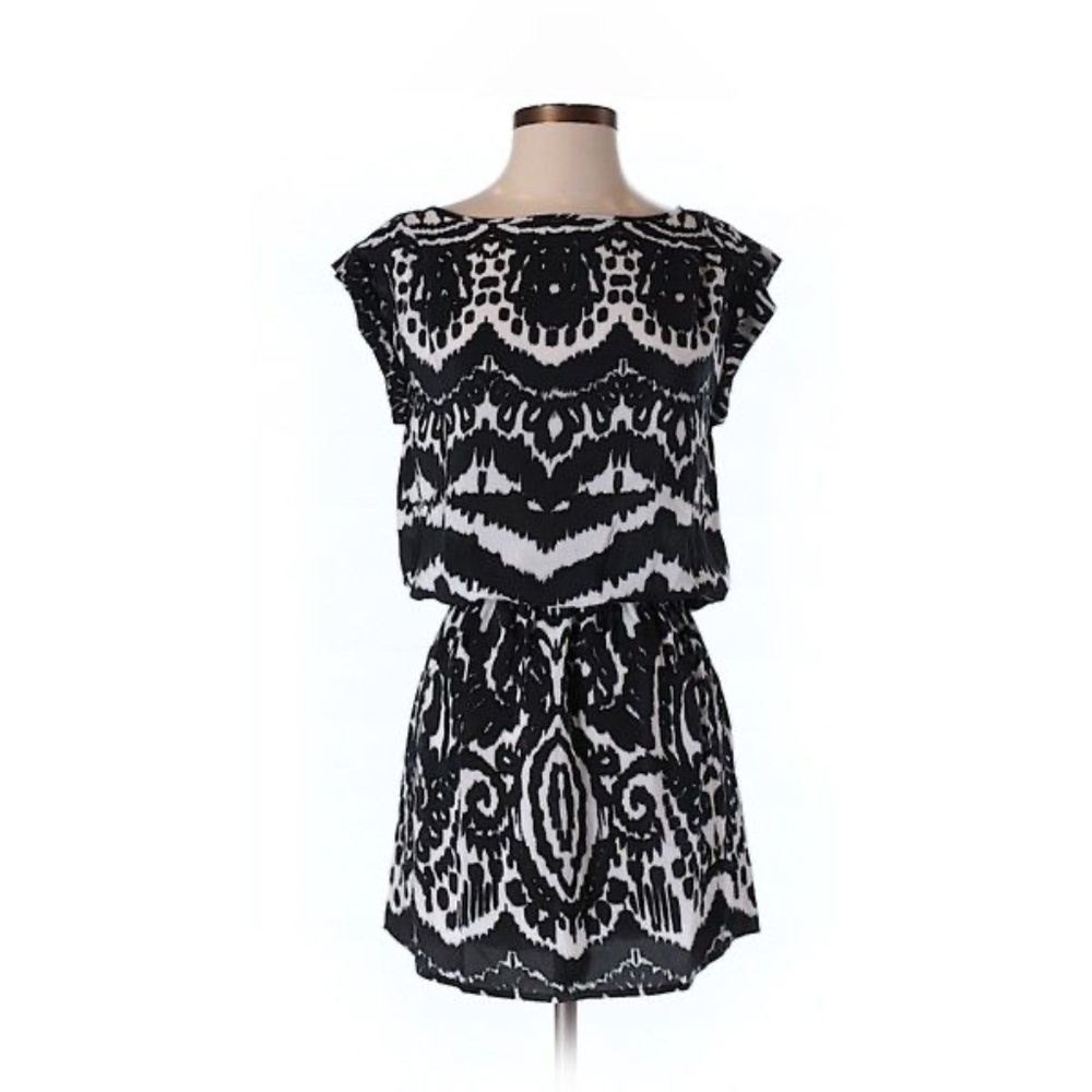 Tori Richard Honolulu 100% Silk dress in Size 00